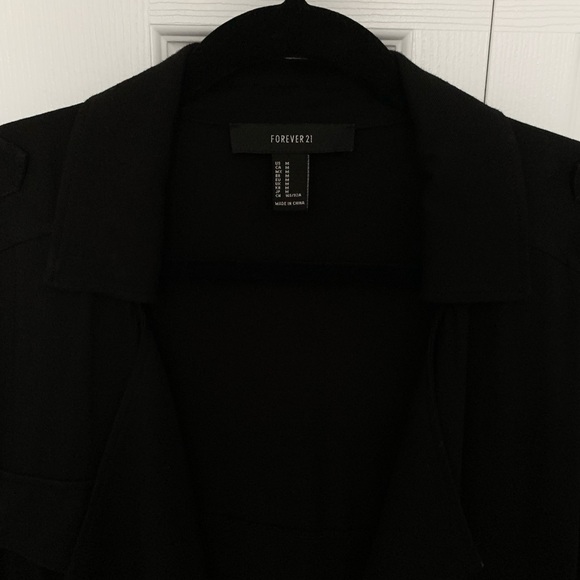 Forever 21 Belted Straight Hem Flowy Trench Coat - Black - Picture 2 of 4